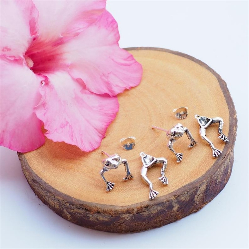 Silver Plated Frog Stud Earrings - Picture 4 of 4